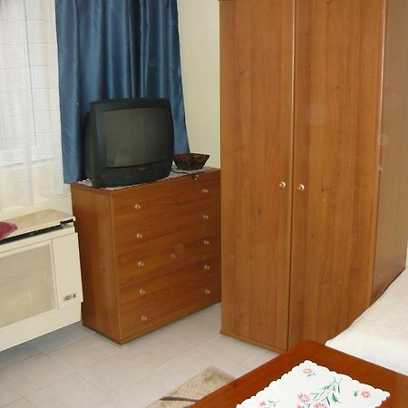 Galagonyas Apartman Eger Ruang foto