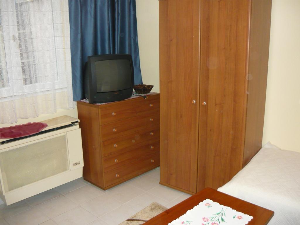 Galagonyas Apartman Eger Ruang foto